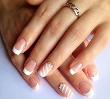 French Tip with Nail Art 